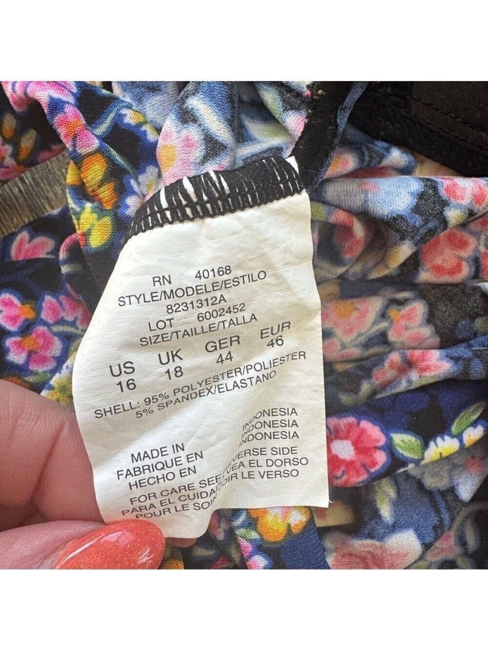 Swimsuit top! Floral pattern. - Picture 2 of 7